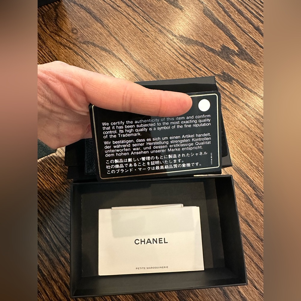BNIB Chanel black caviar card holder with GHW (gold hardware) - Picture 6 of 10